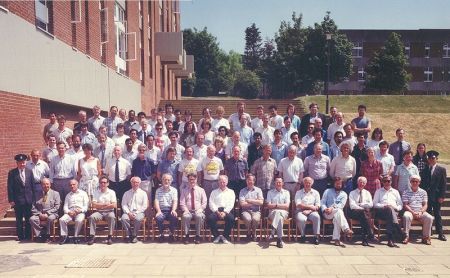 800px-MAPS_photo_1989_colour